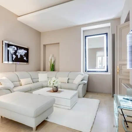 Apartment Royal In The Heart Of