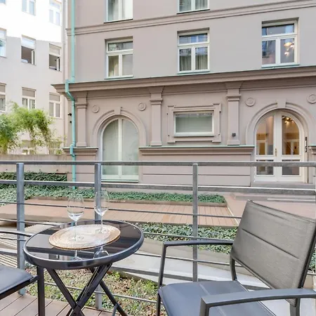 Royal In The Heart Of Apartment Prague