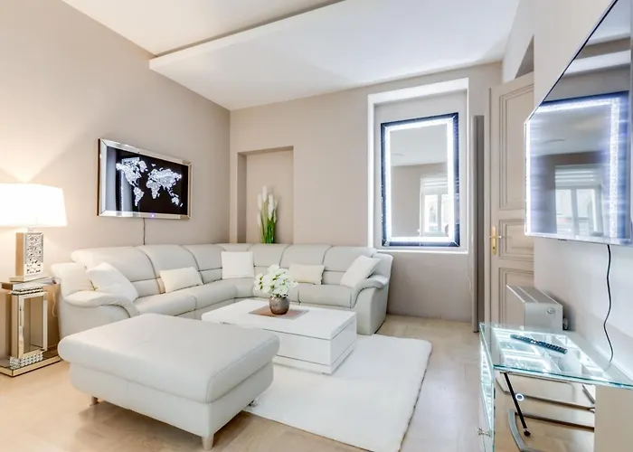 Apartman Royal In The Heart Of